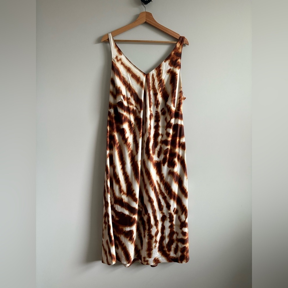 Natori Ethereal Tiger Silky Satin Dress | Size 1X - Picture 3 of 7